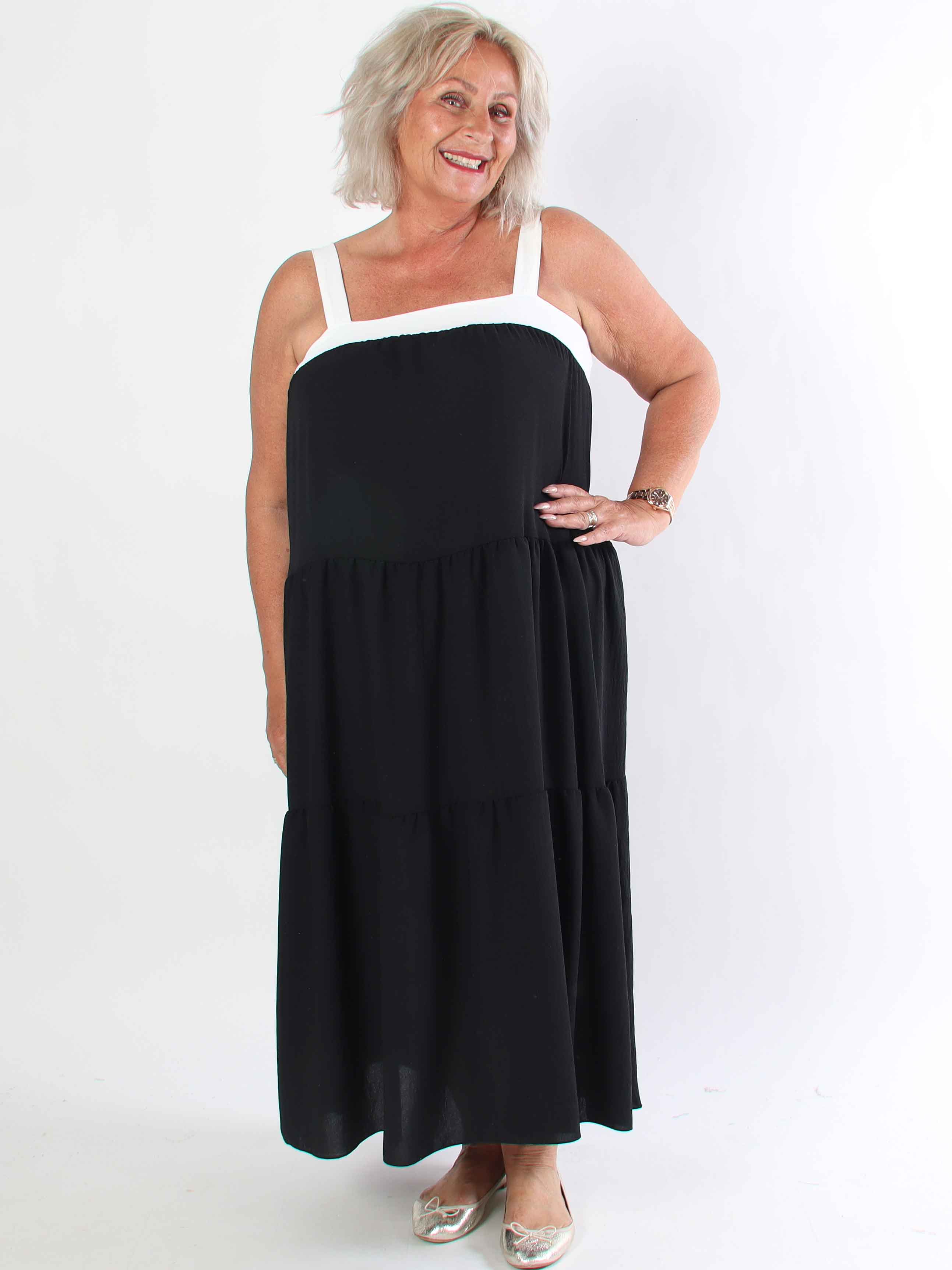 Glenna - Lang plus size kjole i viskose med hvide stropper